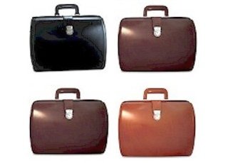 Classic-Elements-Leather-Briefcase01.jpg